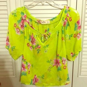 Hollister green top